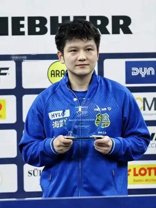 清晨武汉三镇备战德国杯;更衣室发声细节曝光;悬念犹存;纪律约束更严格的简单介绍 清晨武汉三镇备战德国杯;更衣室发声细节曝光;悬念犹存;纪律约束更严格的简单介绍