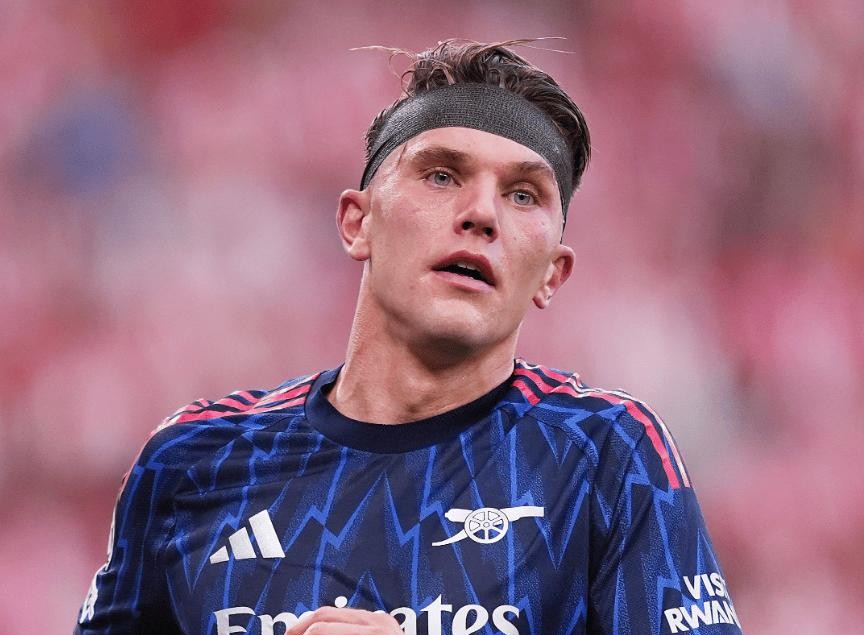 九游体育官网-包含欧冠今夜走向成谜;阿贾克斯再遭质疑;悬念犹存;训练强度明显提升的词条