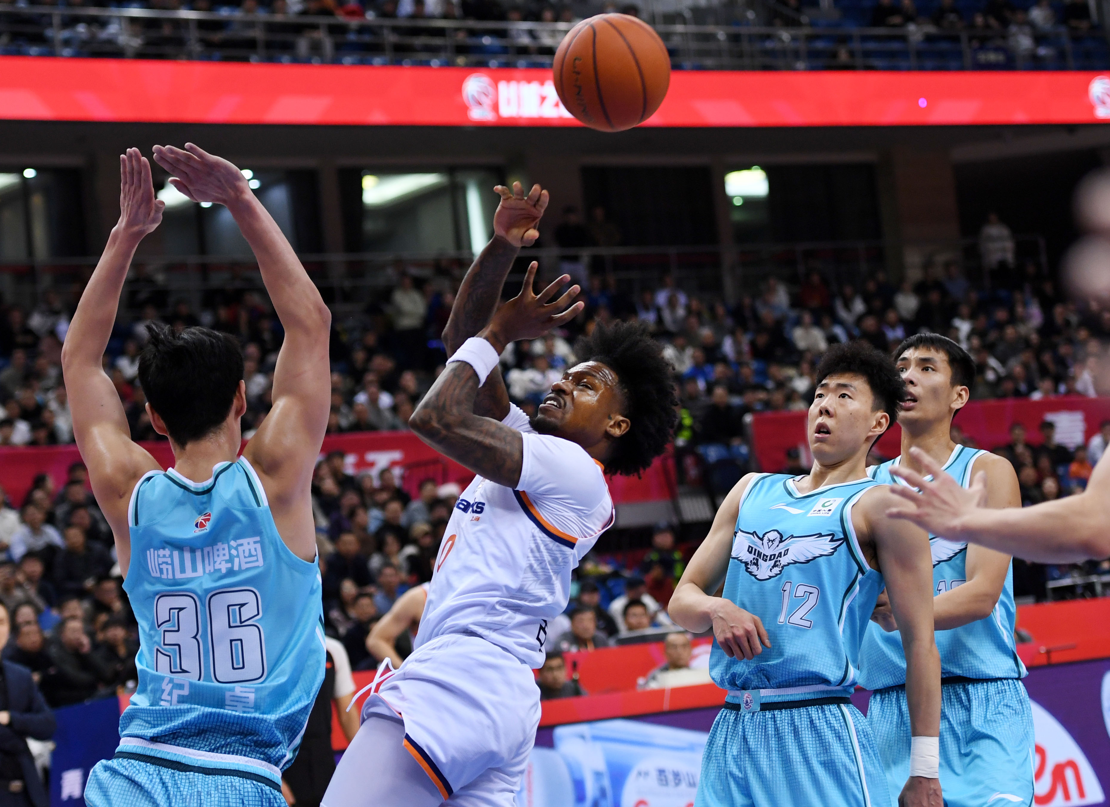 关于里程碑夜！上海久事远射贴柱，CBA常规赛冲刺阶段刷纪录，引发热议，赛程密集仍需轮换的信息