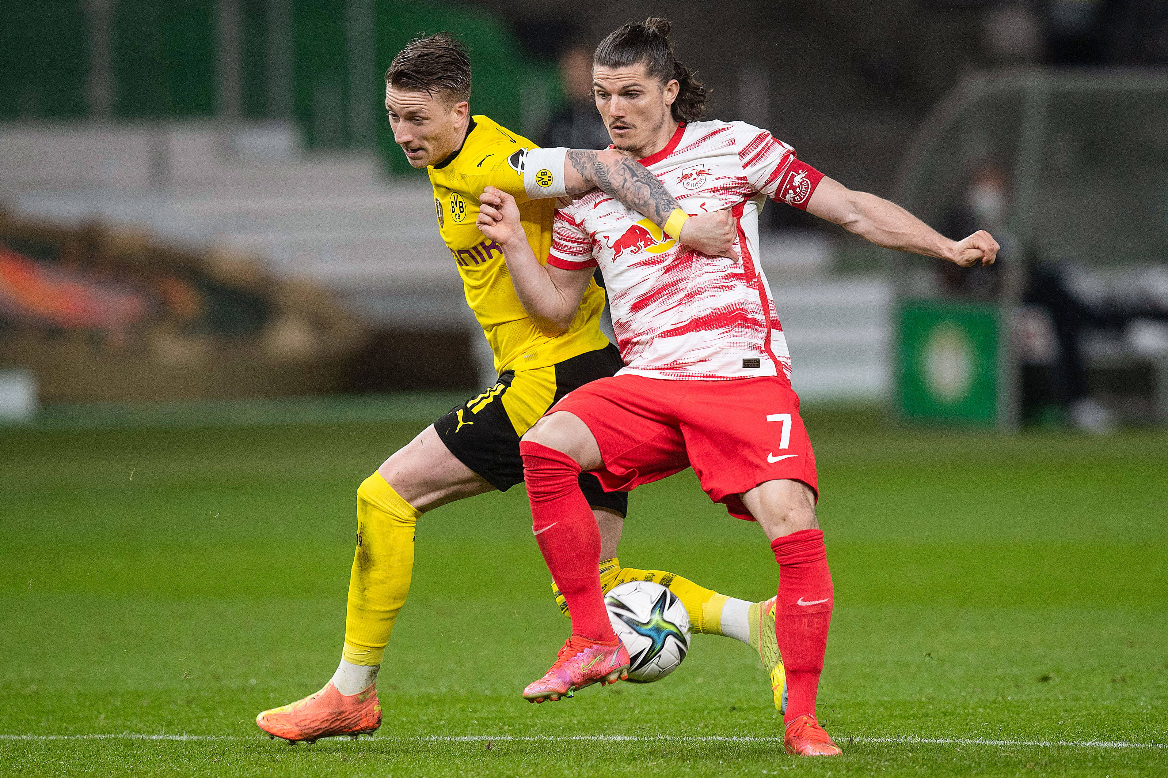 多特蒙德迎德国杯关键赛,关键时刻绝杀压哨,信心回归,更衣室氛围转暖的简单介绍 多特蒙德迎德国杯关键赛,关键时刻绝杀压哨,信心回归,更衣室氛围转暖的简单介绍