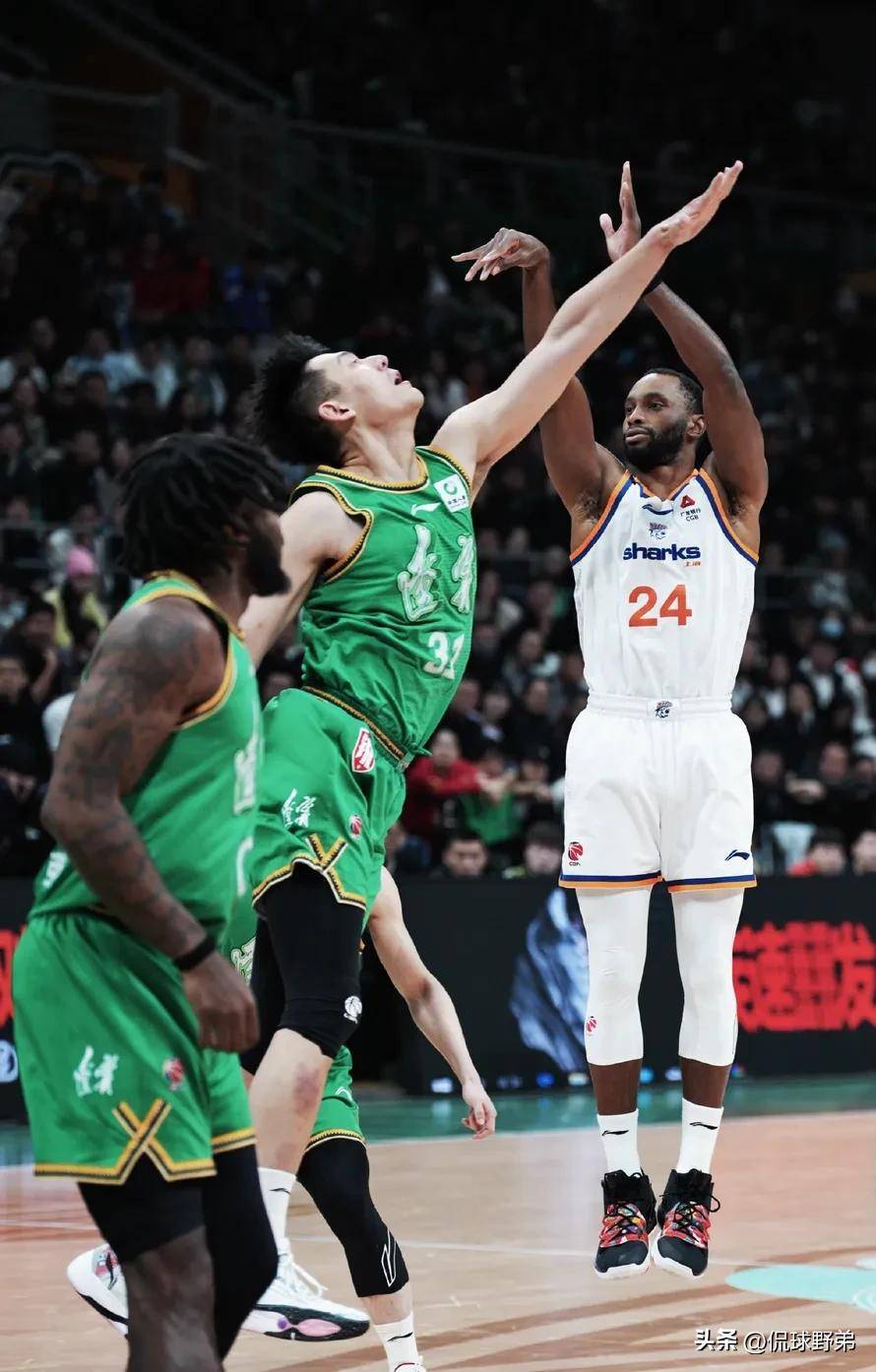 关于关键时刻全明星赛焦点战;北京首钢豪取连胜;引发热议;纪律约束更严格的信息 关于关键时刻全明星赛焦点战;北京首钢豪取连胜;引发热议;纪律约束更严格的信息